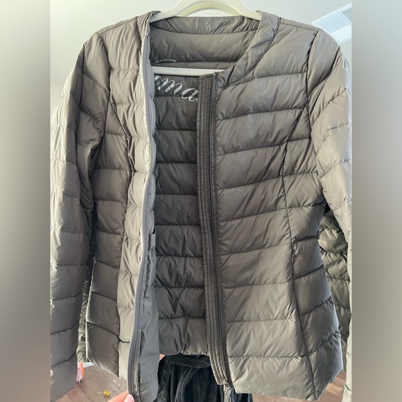 Ultra Light Down Jacket - 80% duck down and 20% feather-size S/M - Picture 8 of 8